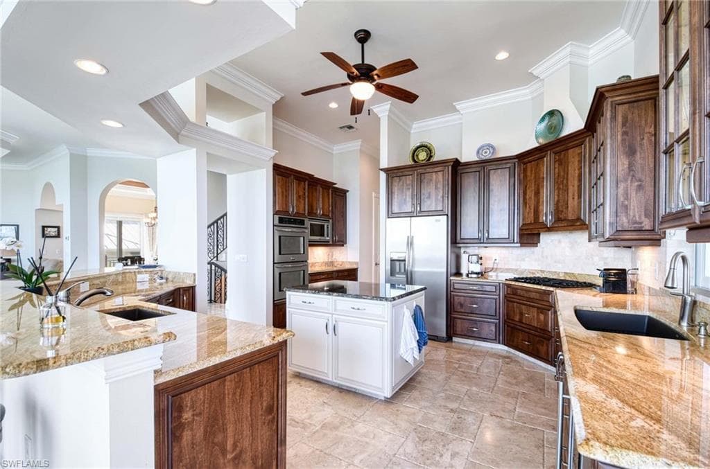 26 Dolphin Cir, Naples, FL 34113-25
