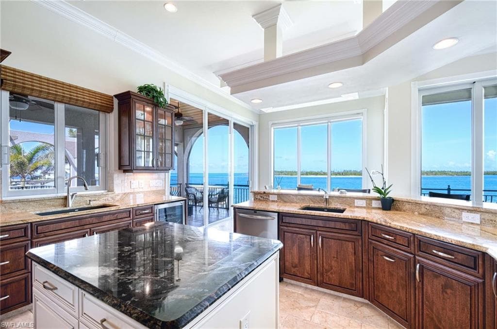26 Dolphin Cir, Naples, FL 34113-26