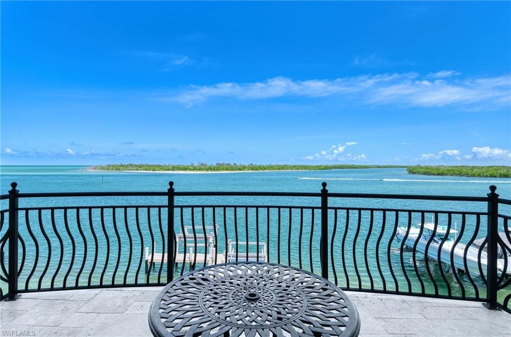 26 Dolphin Cir, Naples, FL 34113-38