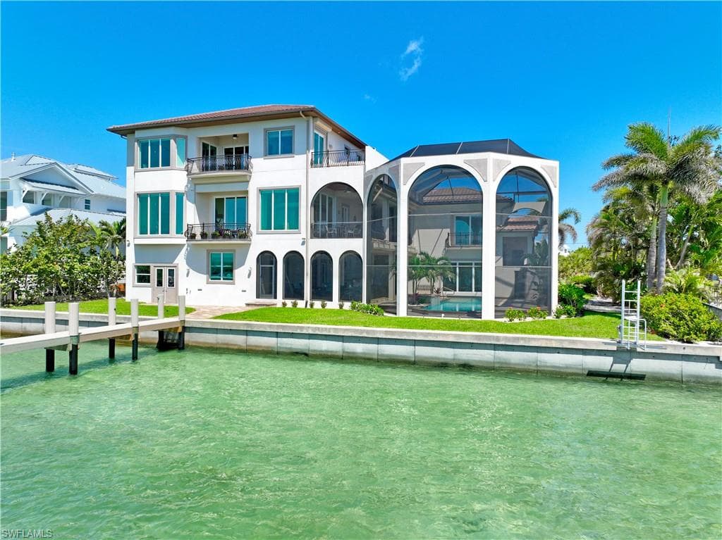 26 Dolphin Cir, Naples, FL 34113-5