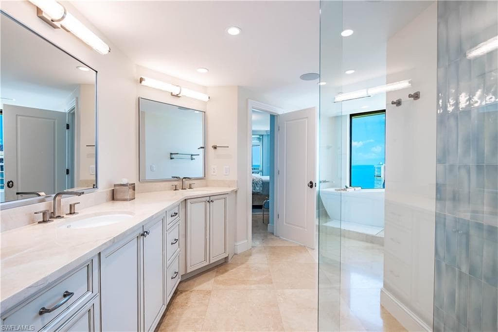 4021 Gulf Shore Blvd N 1704, Naples, FL 34103-9