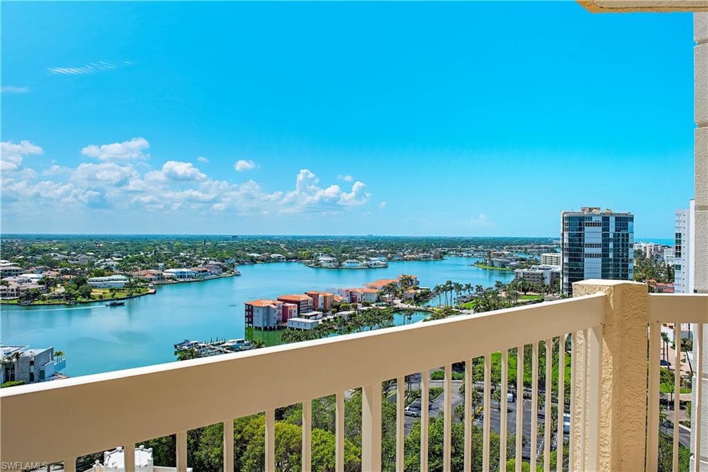 4021 Gulf Shore Blvd N 1704, Naples, FL 34103-13