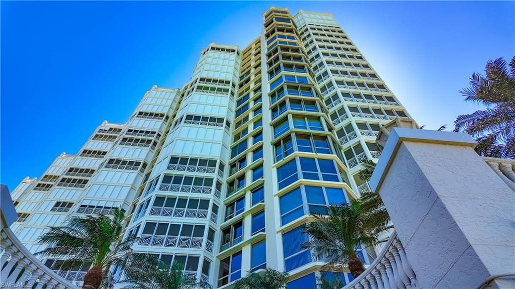 4021 Gulf Shore Blvd N 1704, Naples, FL 34103-27