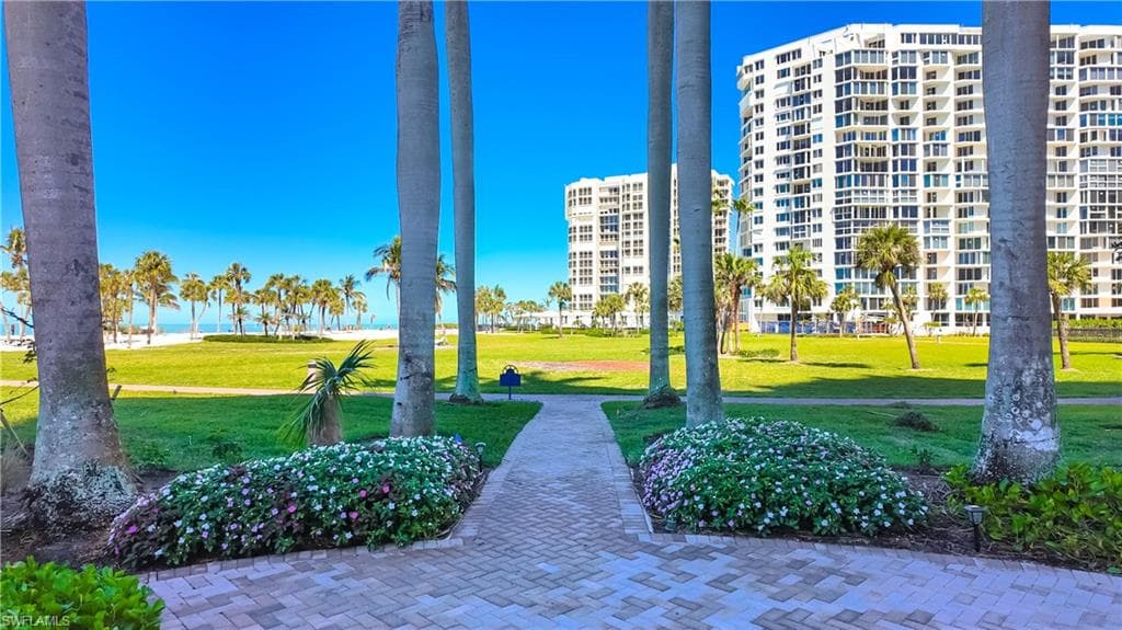 4021 Gulf Shore Blvd N 1704, Naples, FL 34103-28