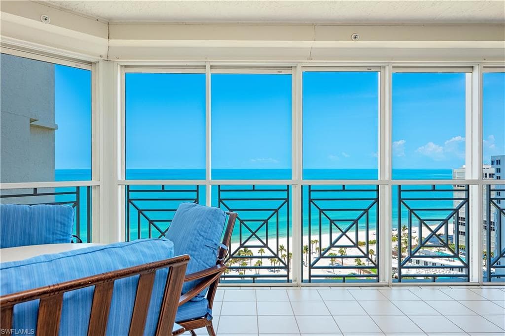 4021 Gulf Shore Blvd N 1704, Naples, FL 34103-2