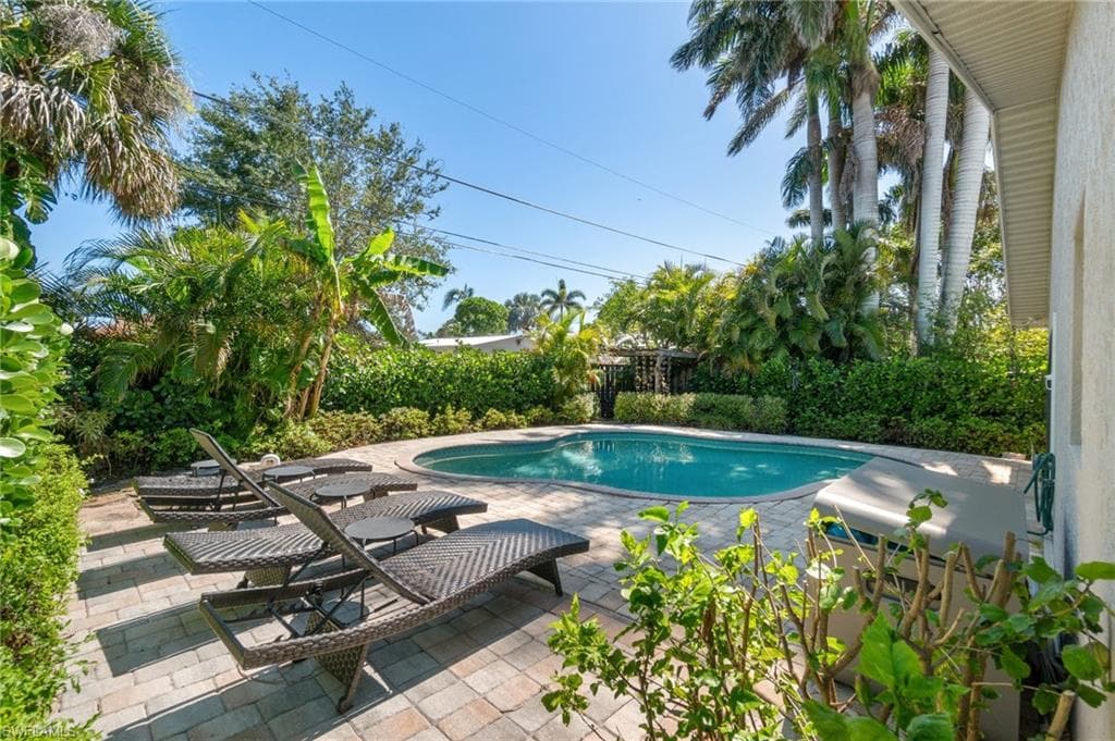 740 106th Ave N, Naples, FL 34108-31