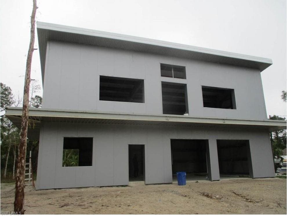 246 4th St SE, Naples, FL 34117-10