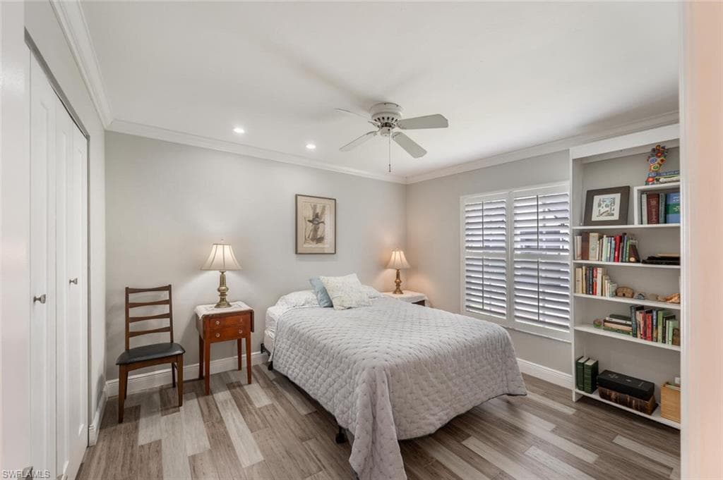 1794 Knights Ct, Naples, FL 34112-17