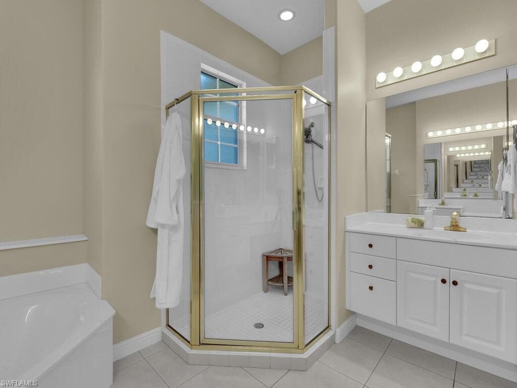 650 Vintage Reserve Cir 5c, Naples, FL 34119-13