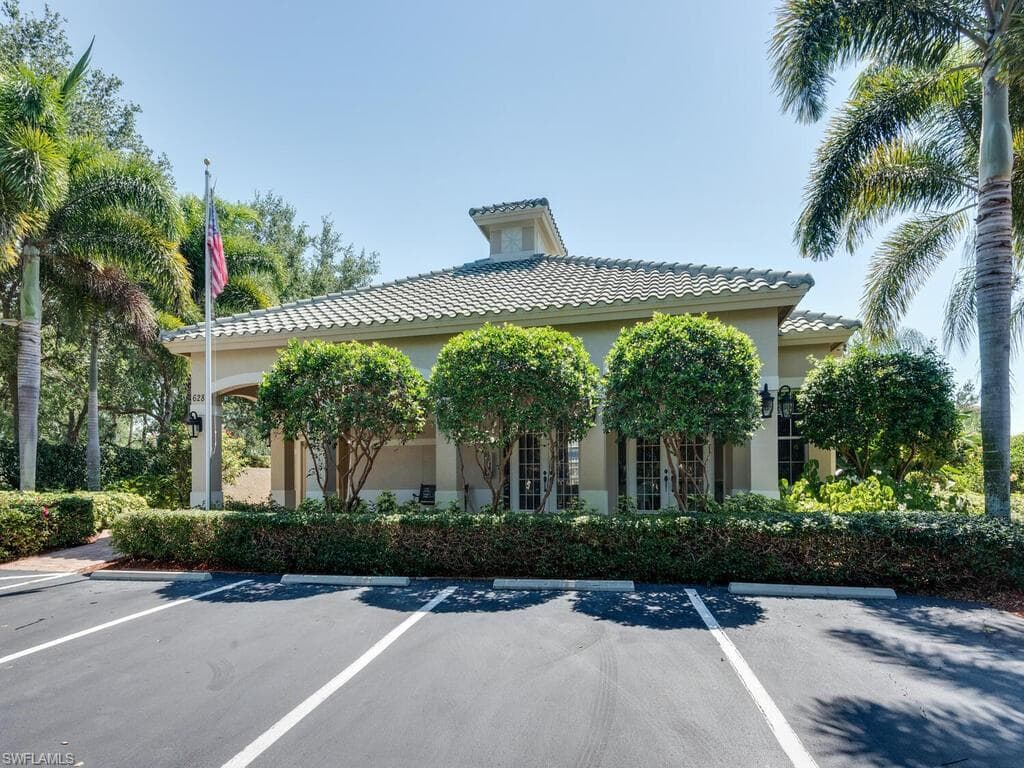 650 Vintage Reserve Cir 5c, Naples, FL 34119-22