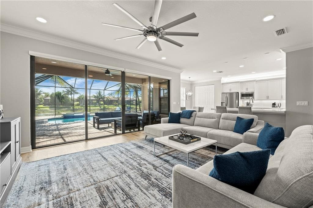 13651 Mandarin Cir, Naples, FL 34109-3