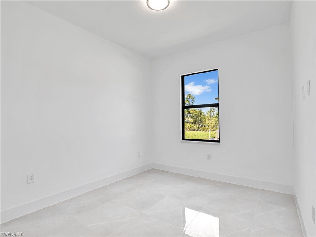2933 20th St SW, Lehigh Acres, FL 33976-16