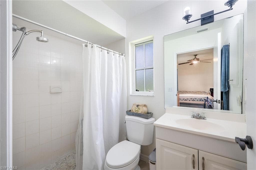 725 Grove Dr, Naples, FL 34120-19