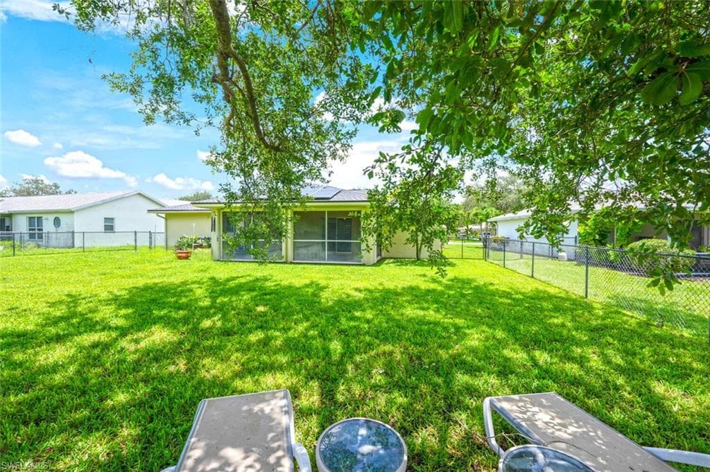 725 Grove Dr, Naples, FL 34120-27