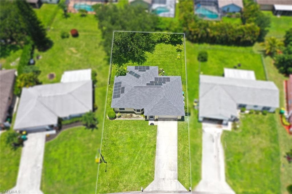 725 Grove Dr, Naples, FL 34120-3