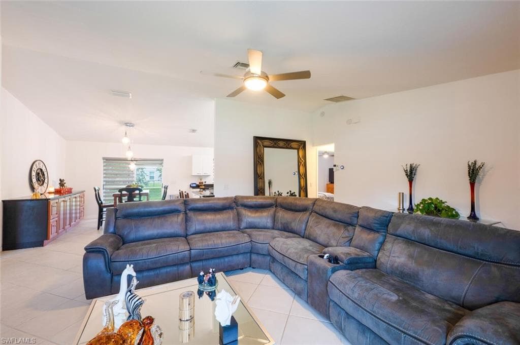 725 Grove Dr, Naples, FL 34120-5