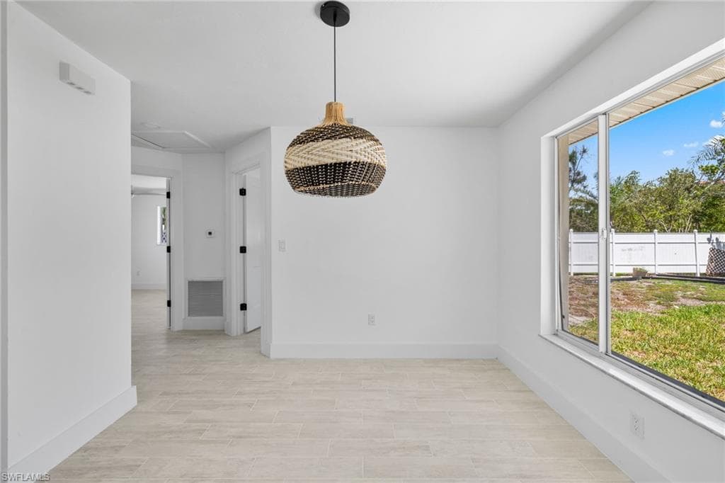 32 Fairview Blvd, Fort Myers Beach, FL 33931-9