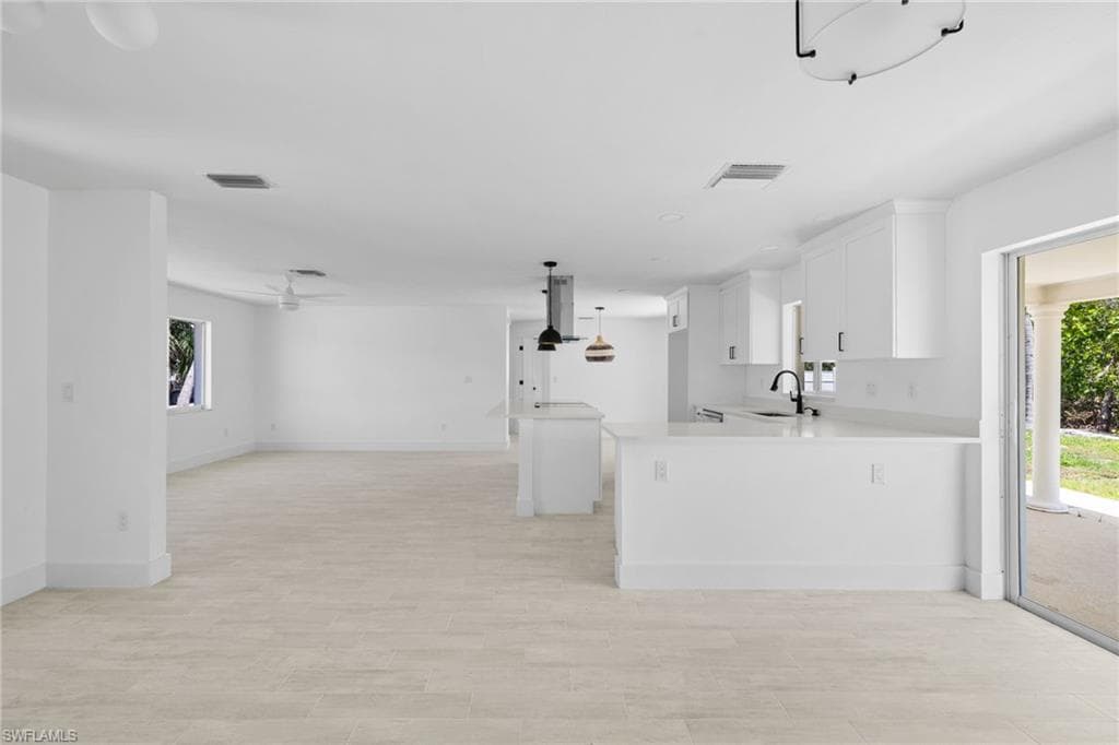 32 Fairview Blvd, Fort Myers Beach, FL 33931-10
