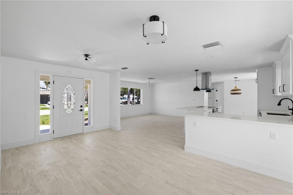 32 Fairview Blvd, Fort Myers Beach, FL 33931-11