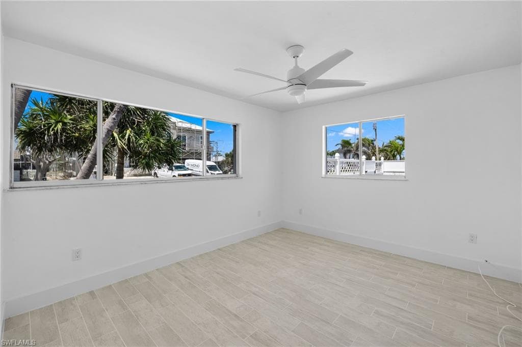 32 Fairview Blvd, Fort Myers Beach, FL 33931-15