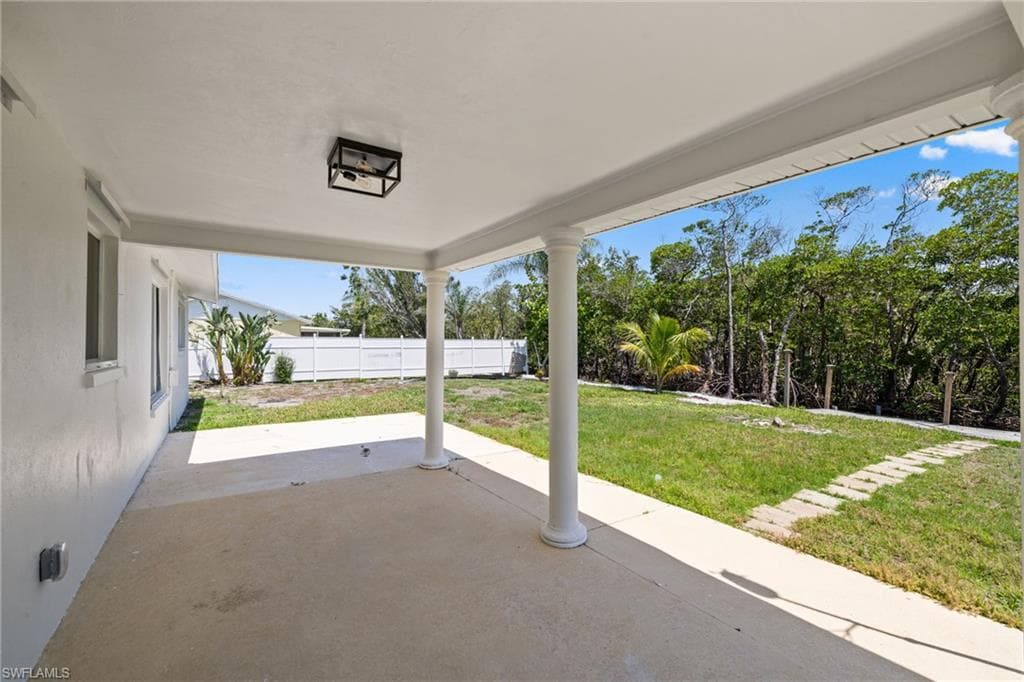 32 Fairview Blvd, Fort Myers Beach, FL 33931-17