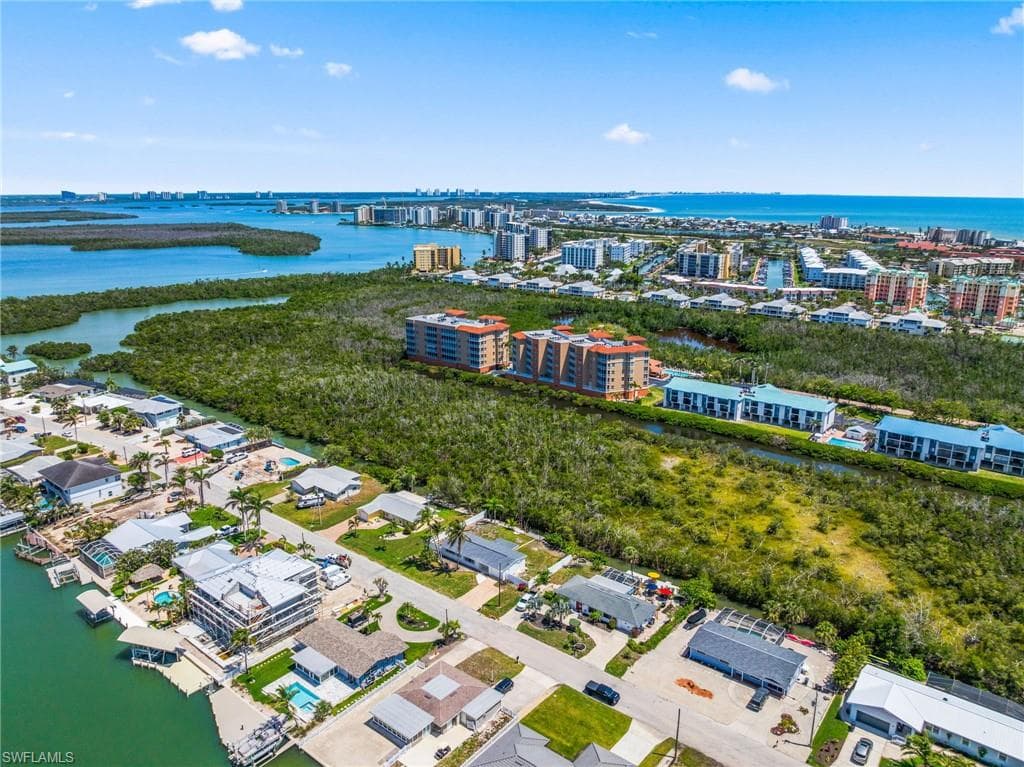 32 Fairview Blvd, Fort Myers Beach, FL 33931-27