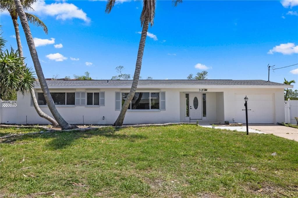 32 Fairview Blvd, Fort Myers Beach, FL 33931-2
