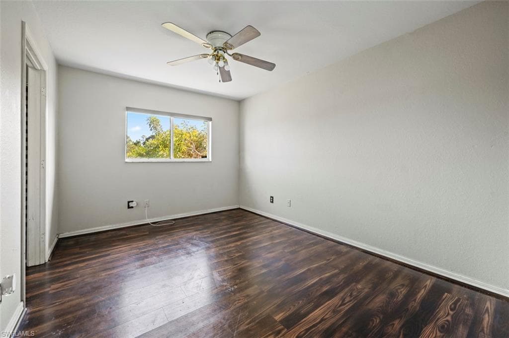 4480 20th St NE, Naples, FL 34120-10