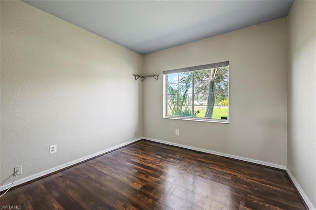 4480 20th St NE, Naples, FL 34120-14
