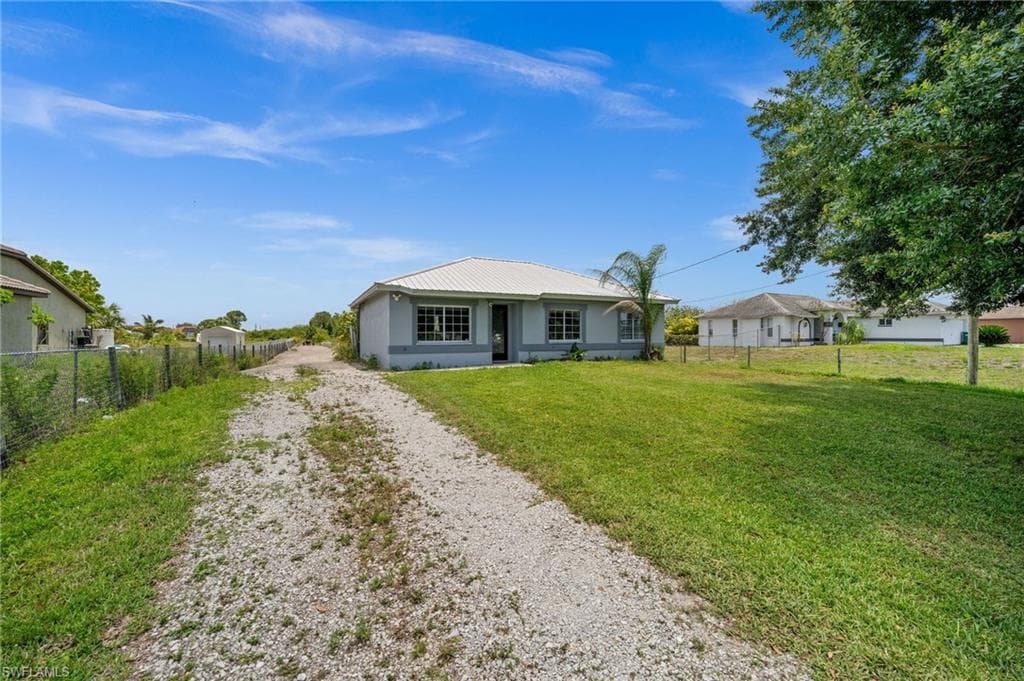 4480 20th St NE, Naples, FL 34120-1