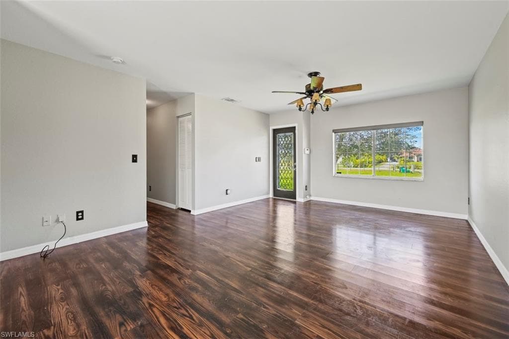 4480 20th St NE, Naples, FL 34120-3