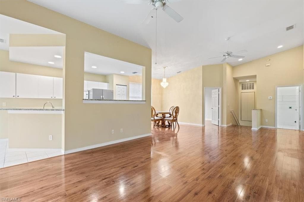 2005 Crestview Way 18b, Naples, FL 34119-5