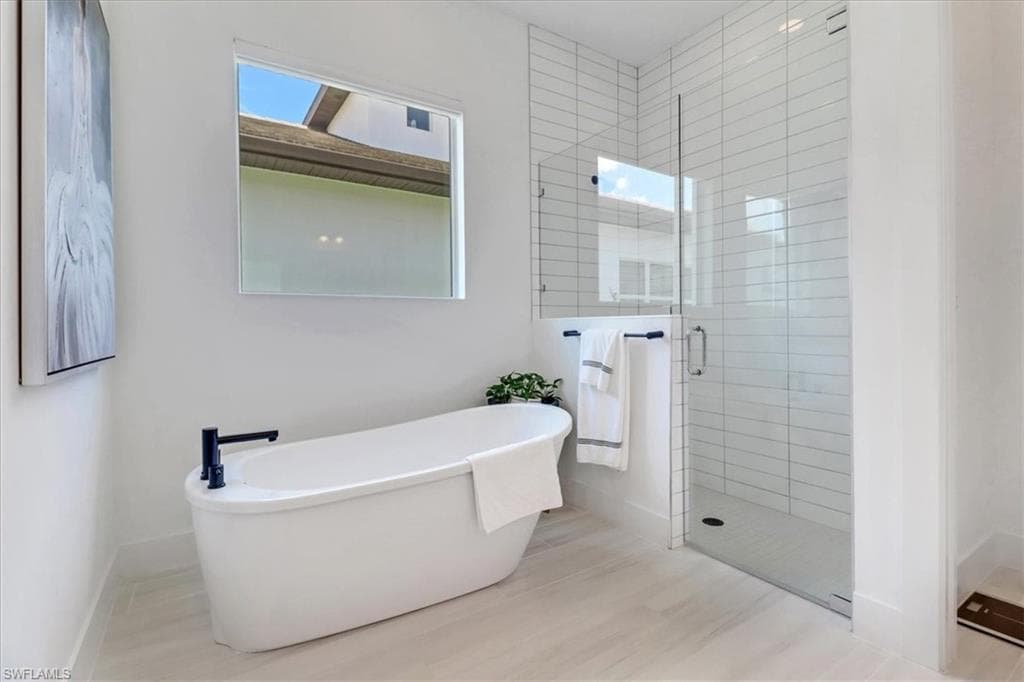 3652 Sapphire Cove Cir, Naples, FL 34114-20