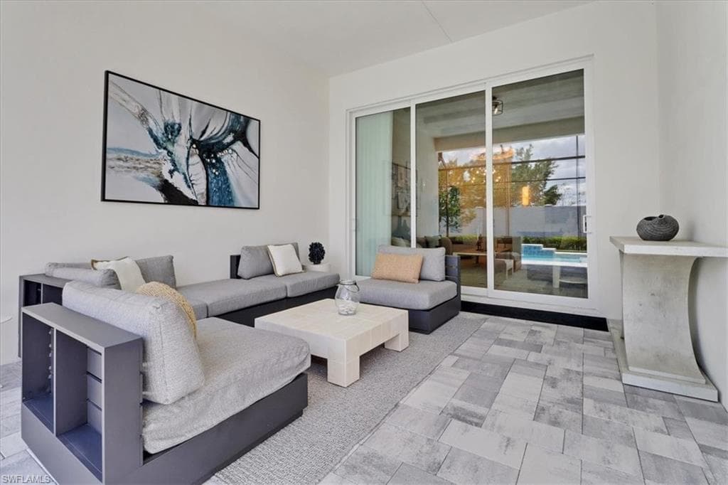 3652 Sapphire Cove Cir, Naples, FL 34114-25