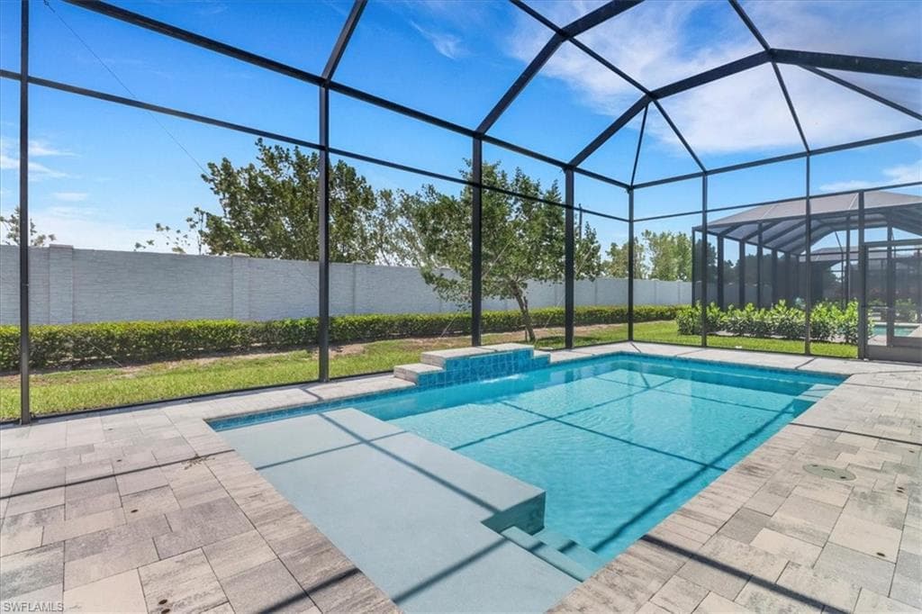 3652 Sapphire Cove Cir, Naples, FL 34114-27