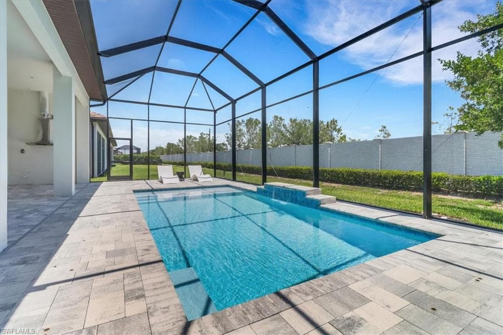 3652 Sapphire Cove Cir, Naples, FL 34114-29