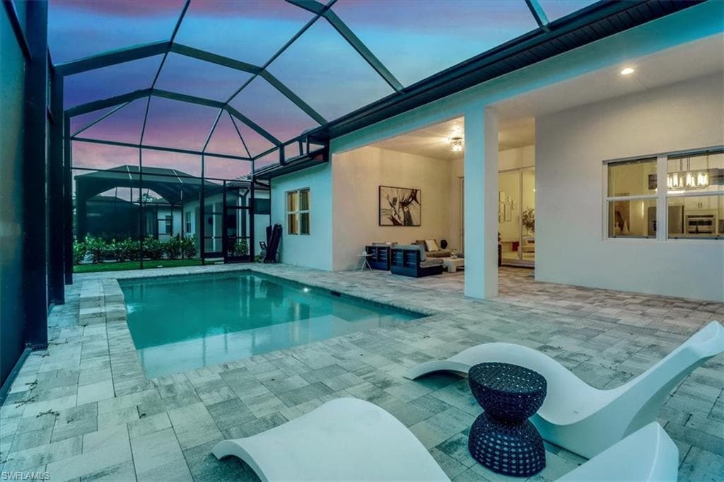 3652 Sapphire Cove Cir, Naples, FL 34114-37