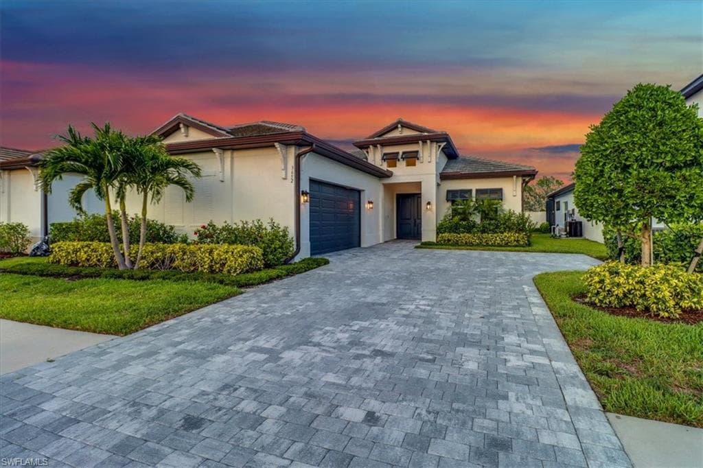 3652 Sapphire Cove Cir, Naples, FL 34114-3