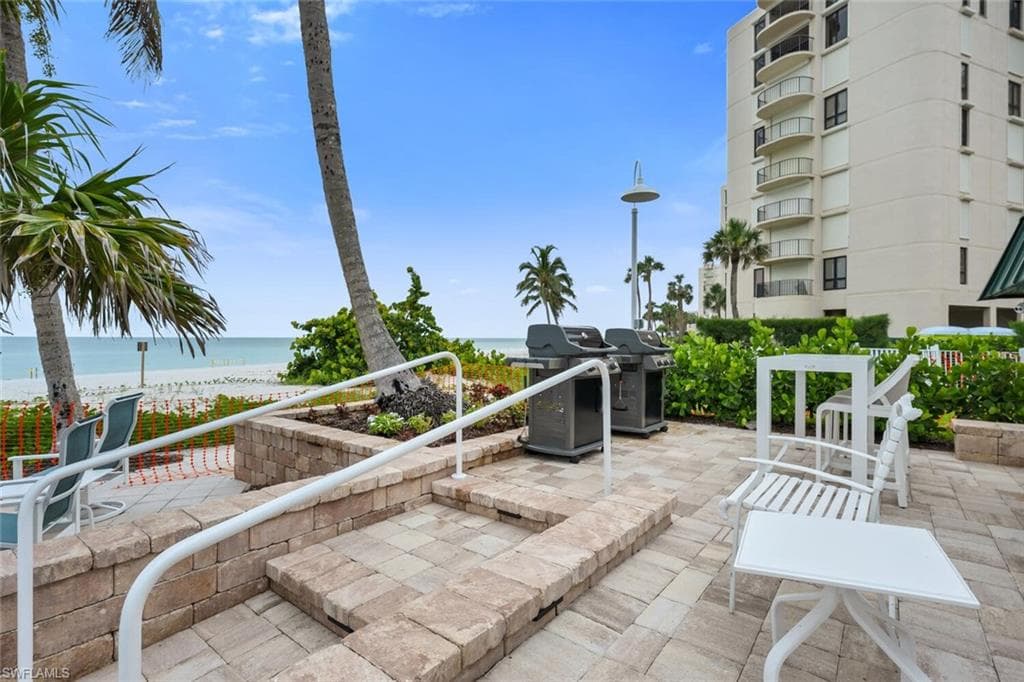 3003 Gulf Shore Blvd N 403, Naples, FL 34103-22