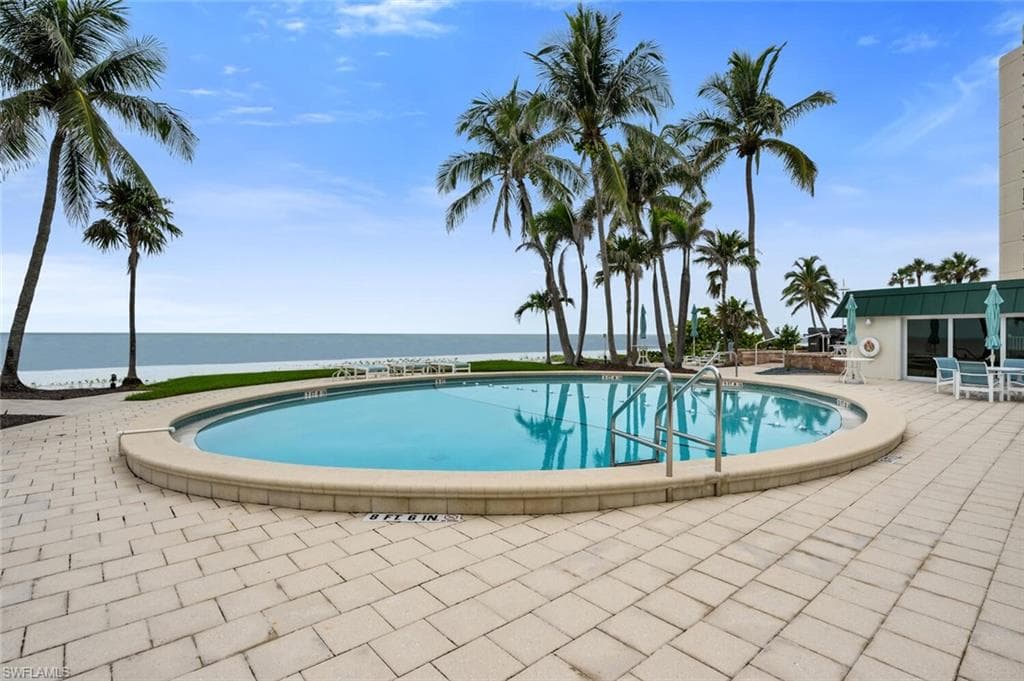 3003 Gulf Shore Blvd N 403, Naples, FL 34103-23
