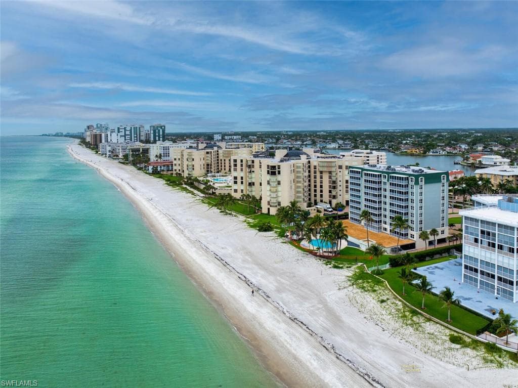 3003 Gulf Shore Blvd N 403, Naples, FL 34103-3
