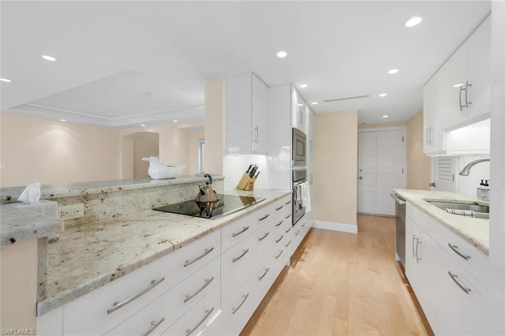 3003 Gulf Shore Blvd N 404, Naples, FL 34103-10