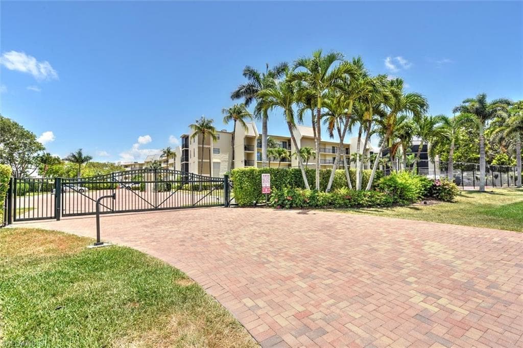 929 Collier Ct B401, Marco Island, FL 34145-4
