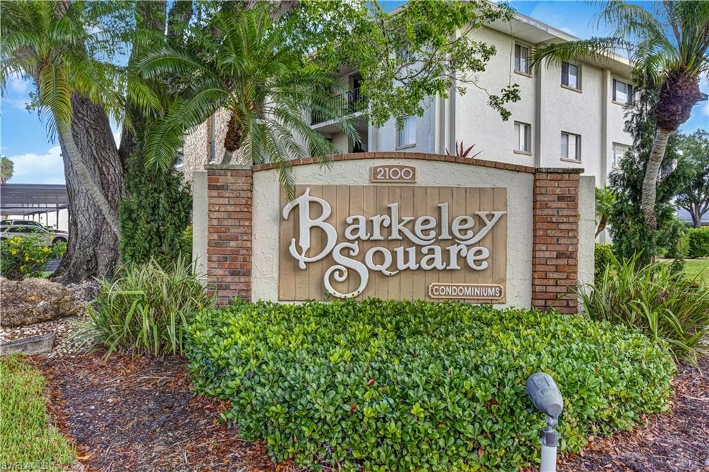 2100 Barkeley Ln 1, Fort Myers, FL 33907-28
