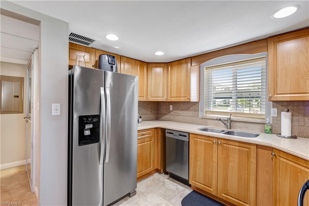 2100 Barkeley Ln 1, Fort Myers, FL 33907-4