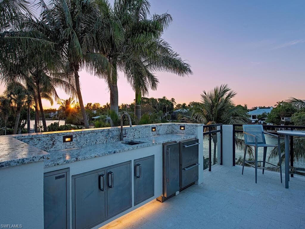 661 Galleon Dr, Naples, FL 34102-28