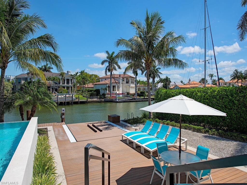 661 Galleon Dr, Naples, FL 34102-30