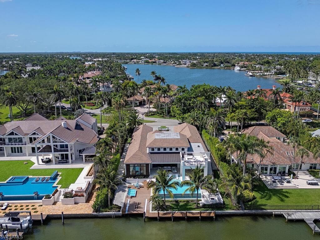661 Galleon Dr, Naples, FL 34102-34