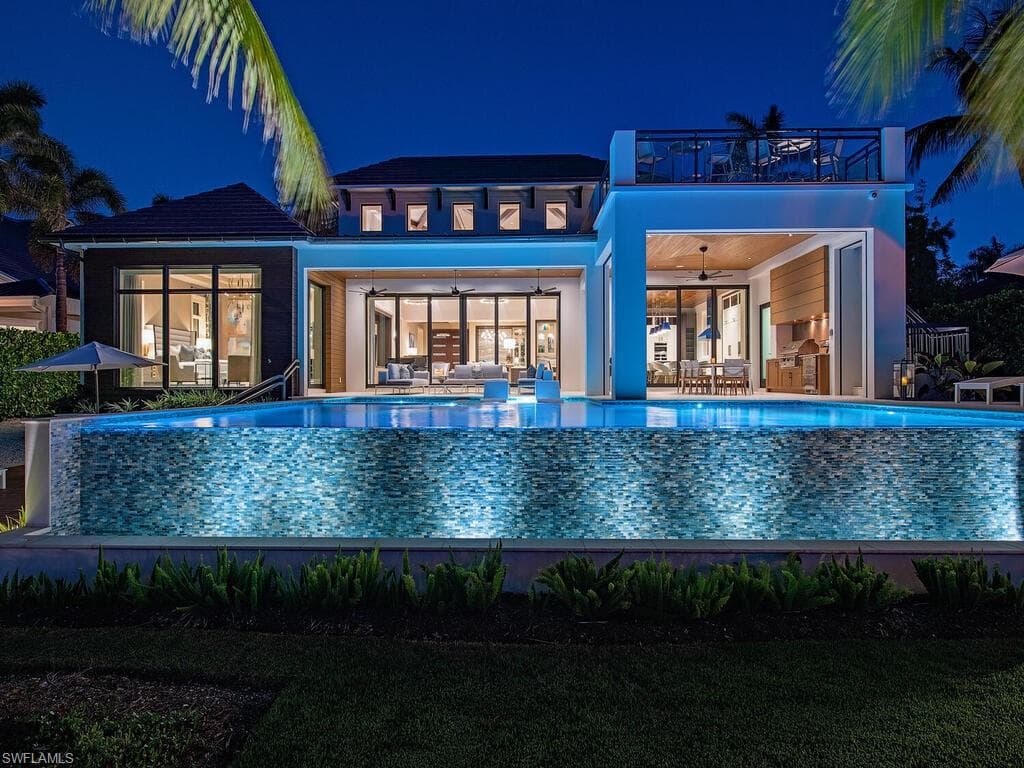 661 Galleon Dr, Naples, FL 34102-4