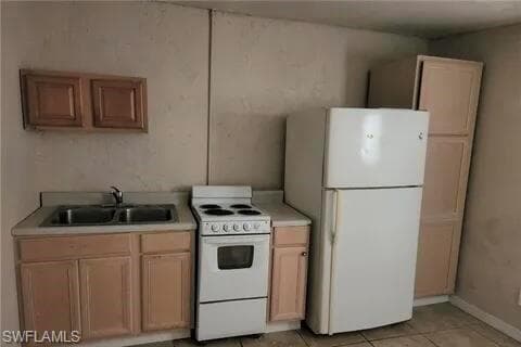 5640 4th Ave, Fort Myers, FL 33907-9